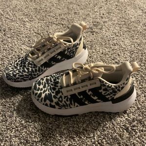Girls leopard adidas